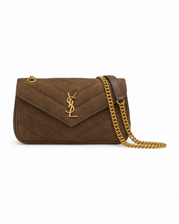 9273F483-A4A7-4CE5-9009-D25BA3FC3BED-Photoroom.png Yves saint-laurent bolso loulou café, acolchado en v con cadena dorada
