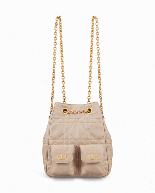 IMG_3638.png Dior mochila mediana dior caro multicarry beige, acolchado en relieve
