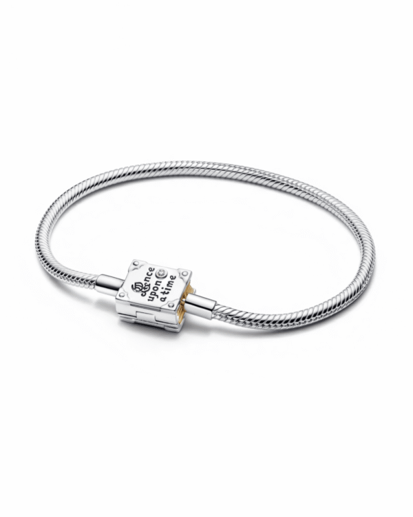 IMG_4258.png Pandora Brazalete Diario Princesa, cadena plateada con broche estilo libro grabado