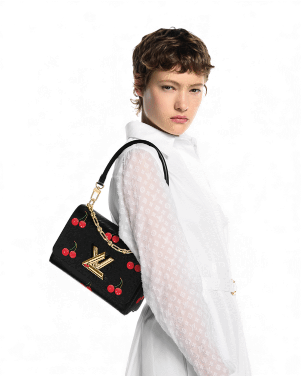 IMG_4908.png Louis Vuitton Bolso x TM Twist PM negro Cerezas