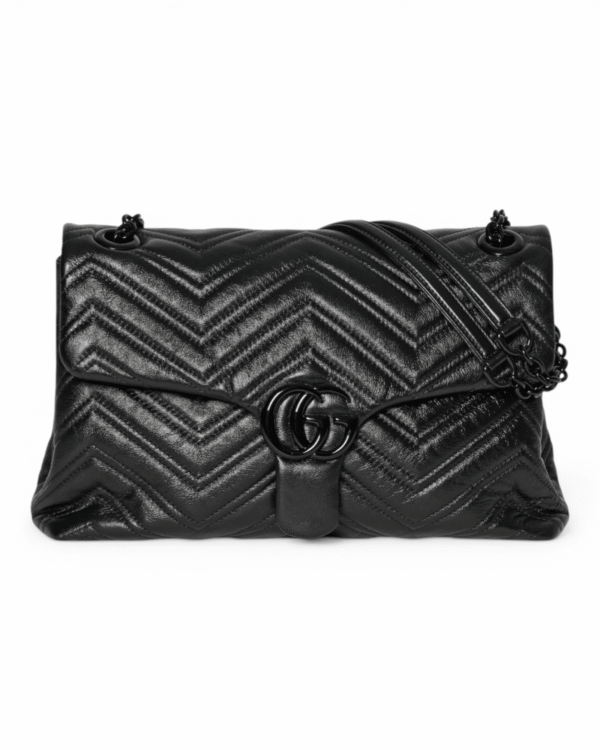 IMG_7343.png Gucci bolso gg marmont mediano negro, acolchado en v con solapa grande