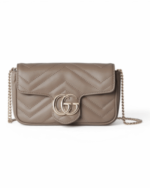 IMG_7351.png Gucci bolso gg marmont marrón, acolchado en v con broche dorado