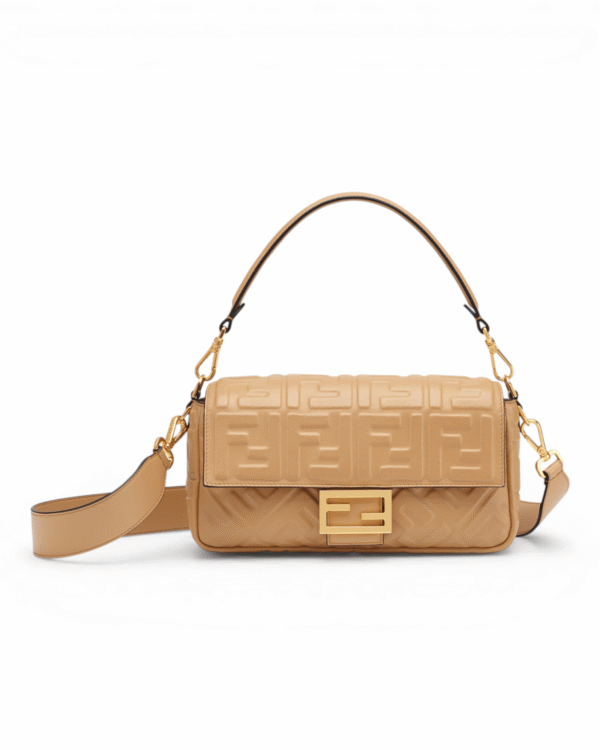 IMG_7611.png Fendi bolso icónico baguette beige, patrón ff grabado con broche dorado