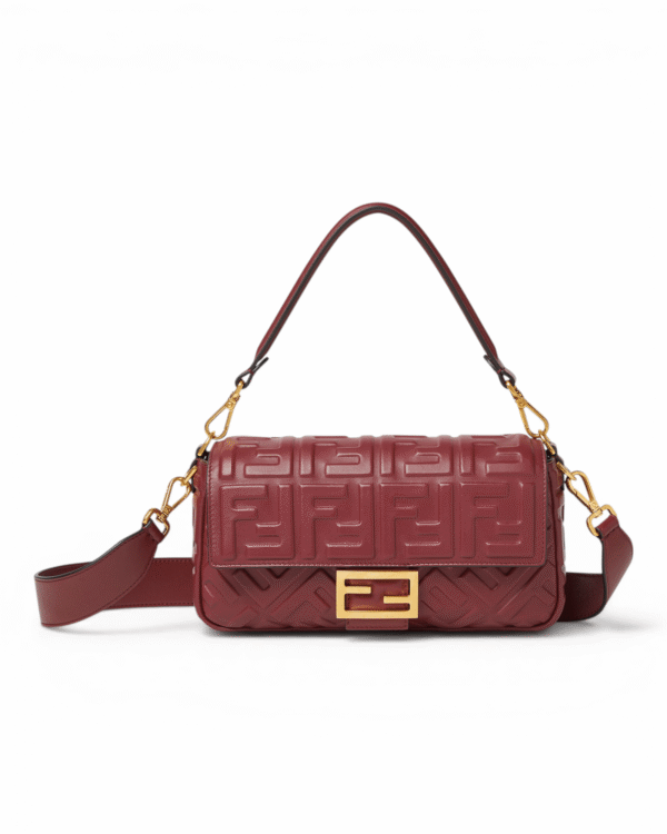 Fendi bolso icónico baguette rojo, patrón ff grabado con broche dorado