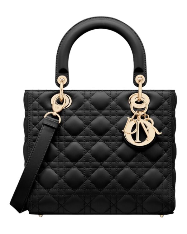 Dior bolso pequeño lady negro, cuerpo acolchado en rombos con dijes dorados colgantes