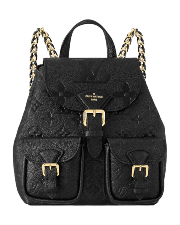 Louis vuitton mochila backup negra, cuerpo con relieve monogram y dos bolsillos frontales