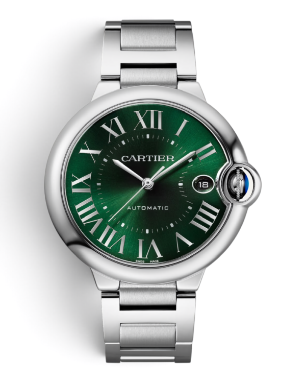 31 Cartier Ballon Bleu Verde: esfera verde con números romanos y fecha a las 3, corona protegida con cabujón azul y pulsera plateada