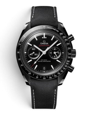 OM46 Omega Speedmaster Dark Side: esfera negra con dos subesferas, caja negra y correa negra con costuras claras