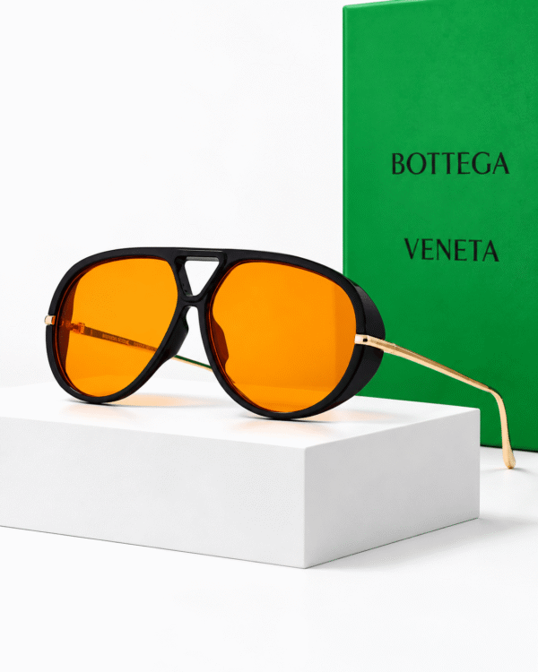 Bottega Veneta Lentes de sol Aviador con Protectores Laterales Bottega Veneta Lentes de sol Aviador con Protectores Laterales