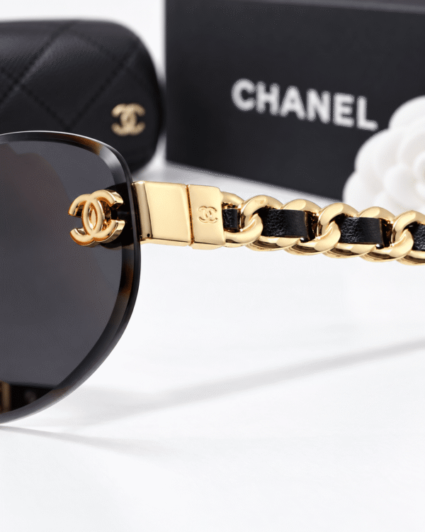 Chanel Lentes de sol Ovalado sin Marco - vista 2 Chanel Lentes de sol Ovalado sin Marco - vista 2